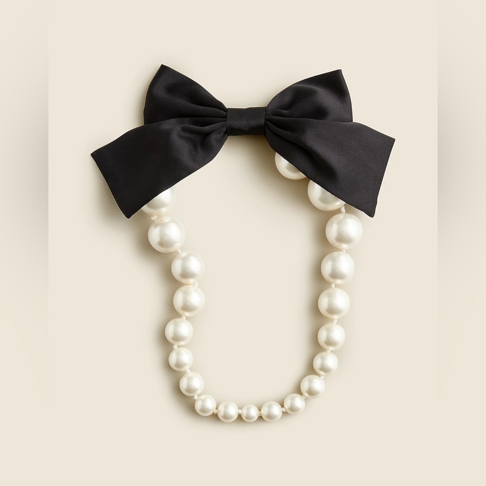 J.Crew Pearl bow necklace BS769